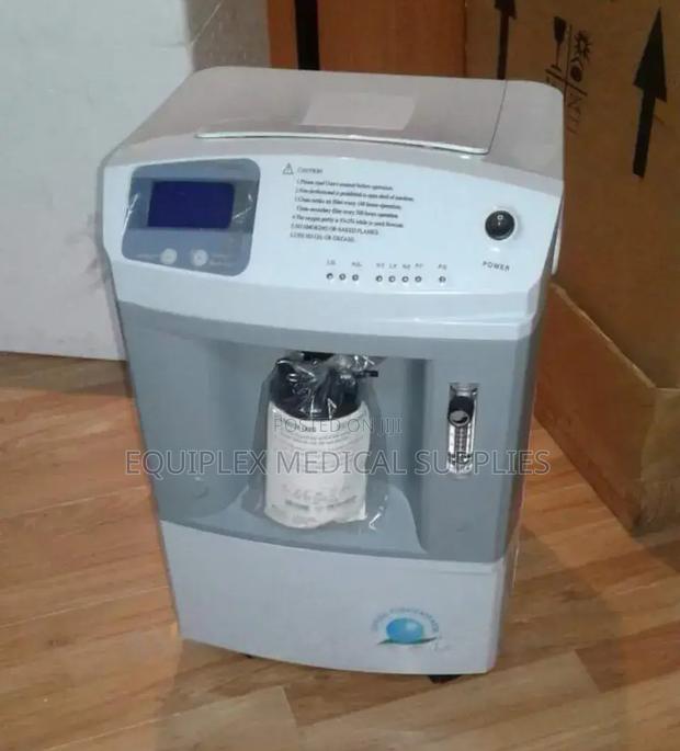 User Friendly Oxygen Concentrator Single Flow 10L - main view