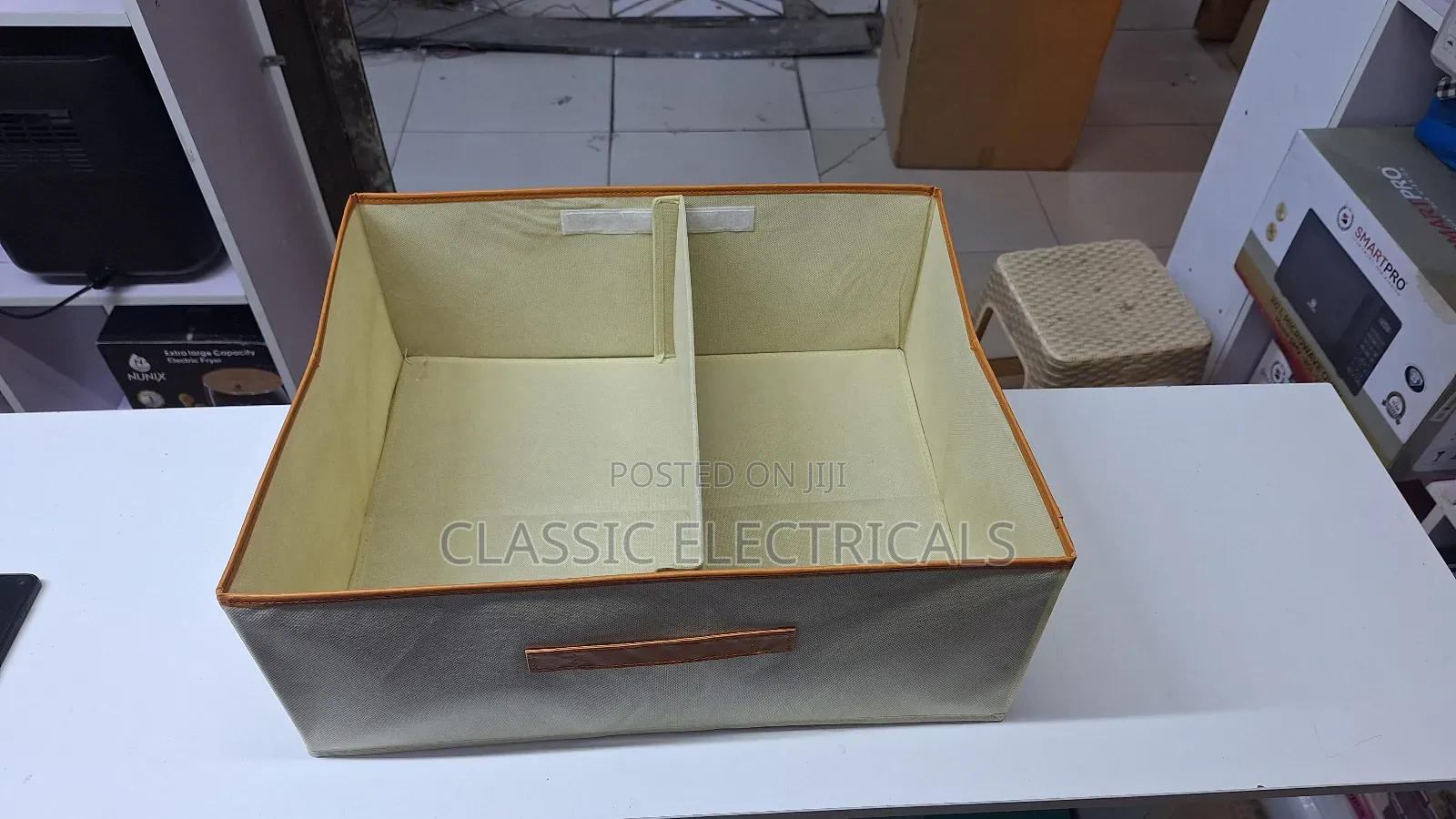 Wadrobe Organizer With Partition