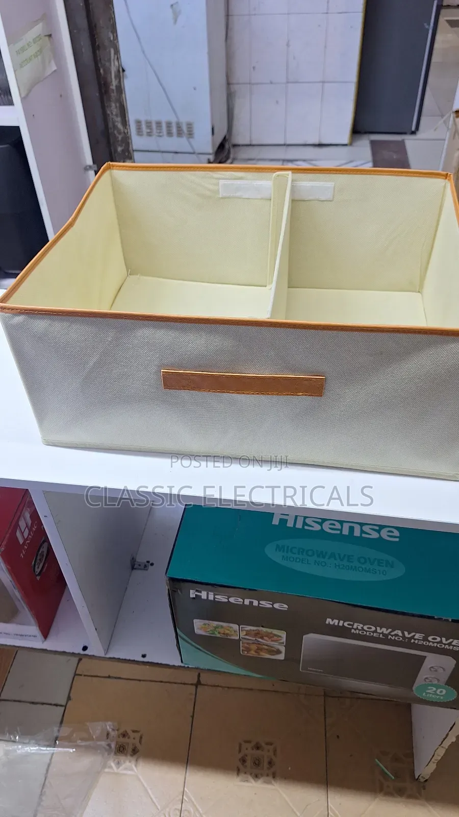Wadrobe Organizer With Partition