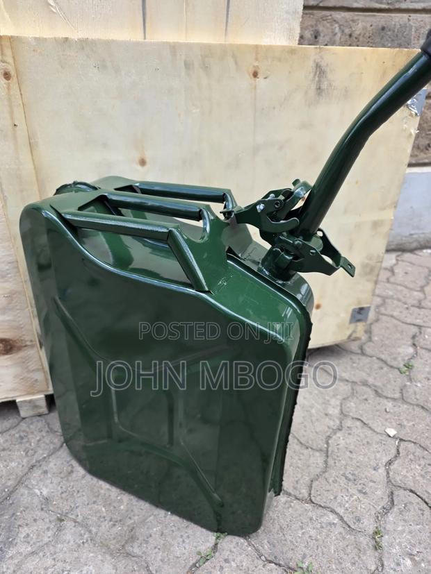 Metallic Fuel Jerrican 20l- With Sprout - thumbnail 2