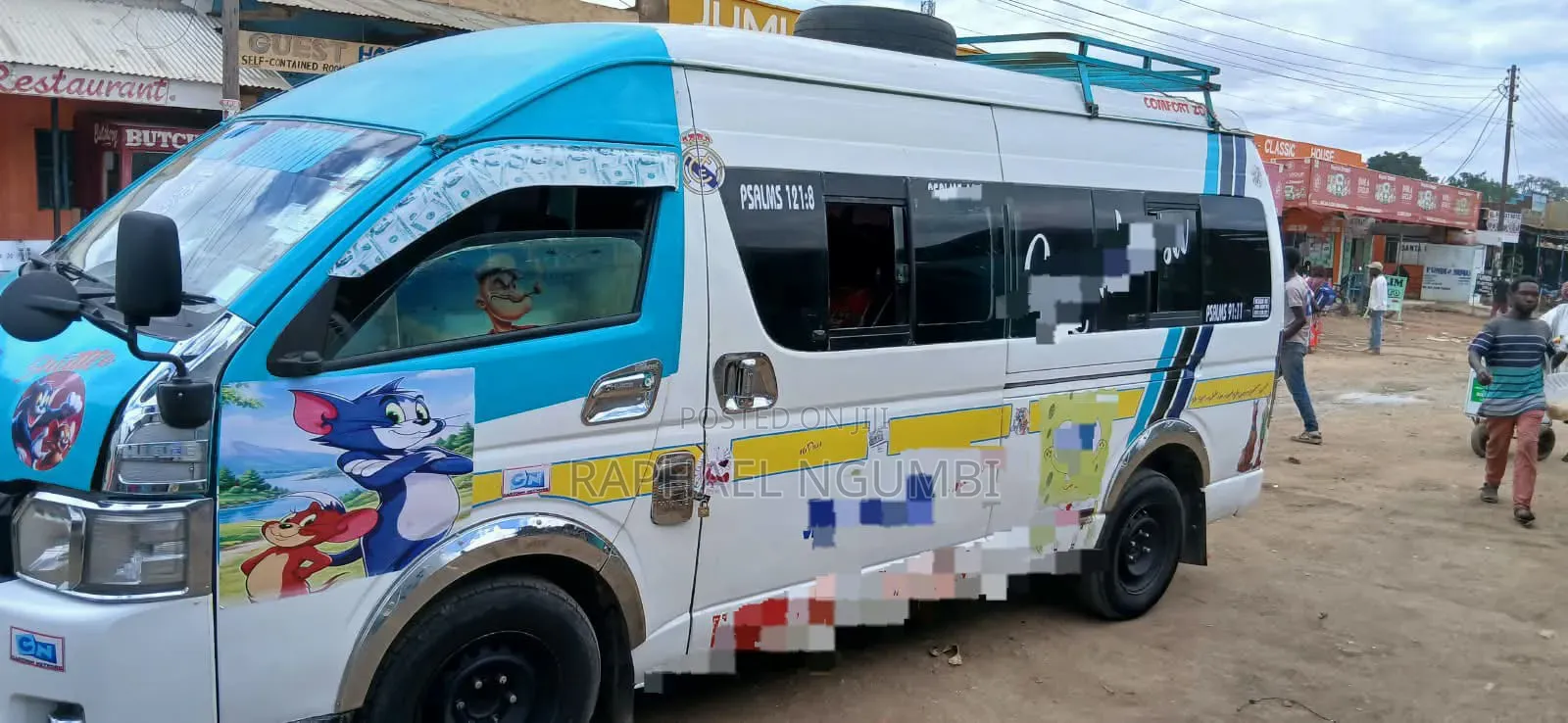Toyota HiAce 2011 White