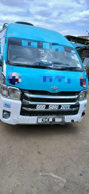 Toyota HiAce 2011 White