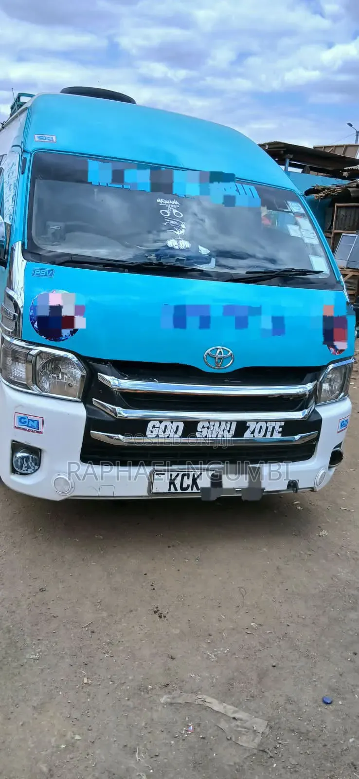 Toyota HiAce 2011 White