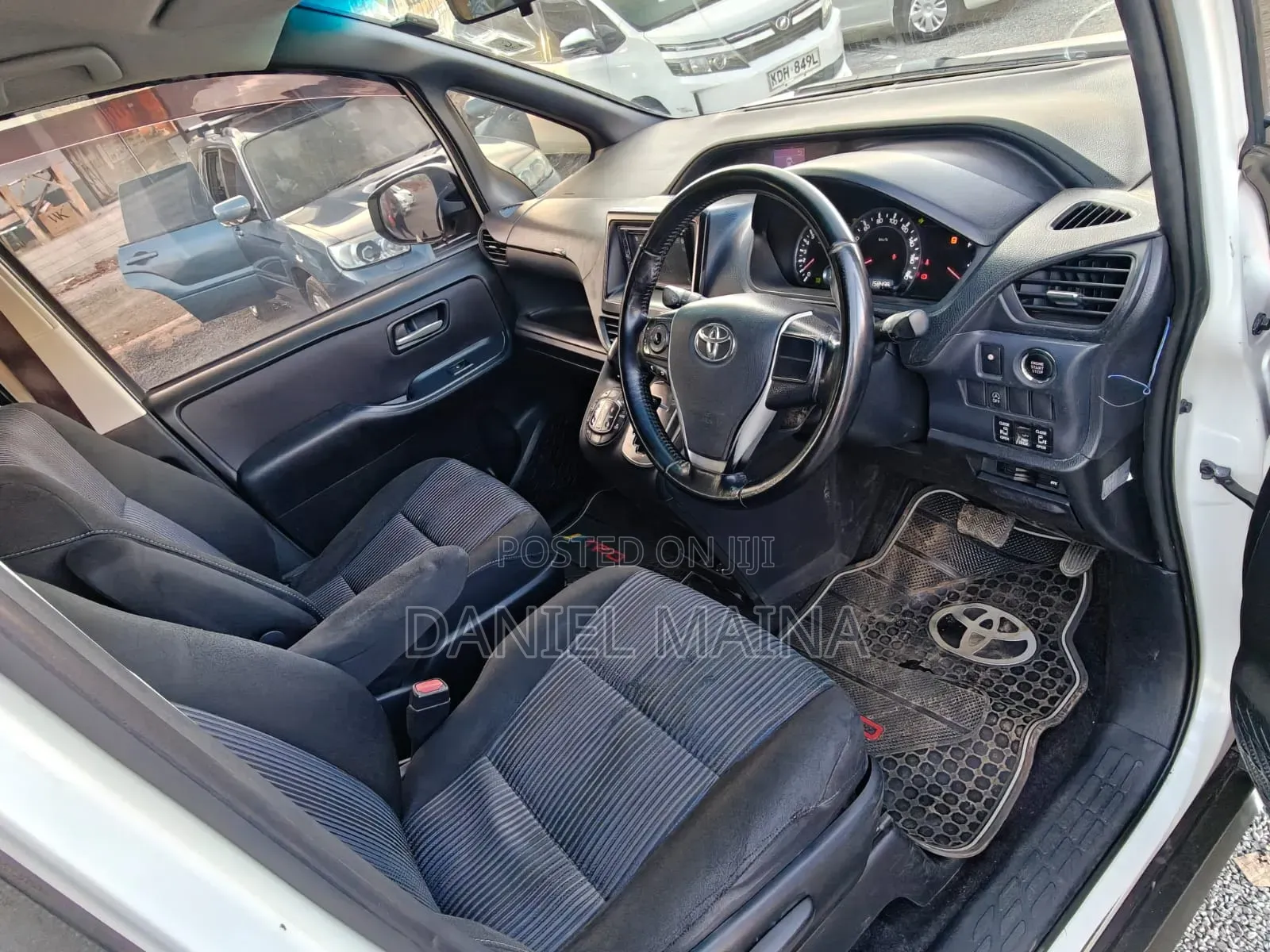 Toyota Voxy 2015 White