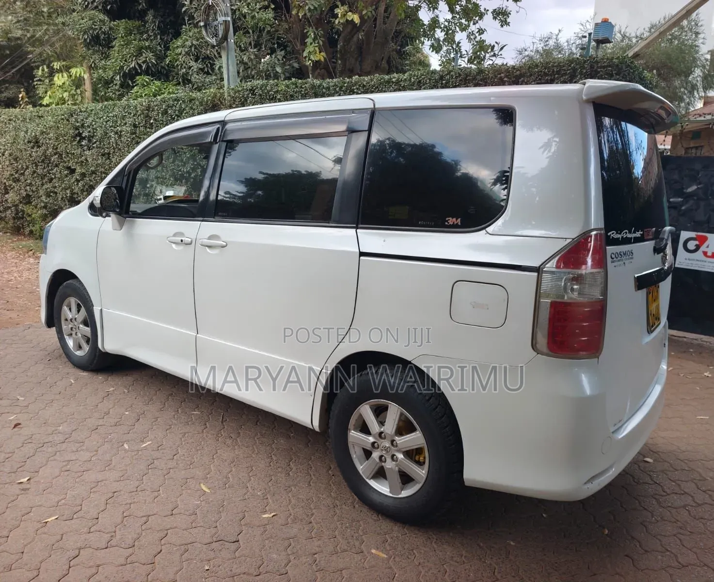 Toyota Noah 2009 White