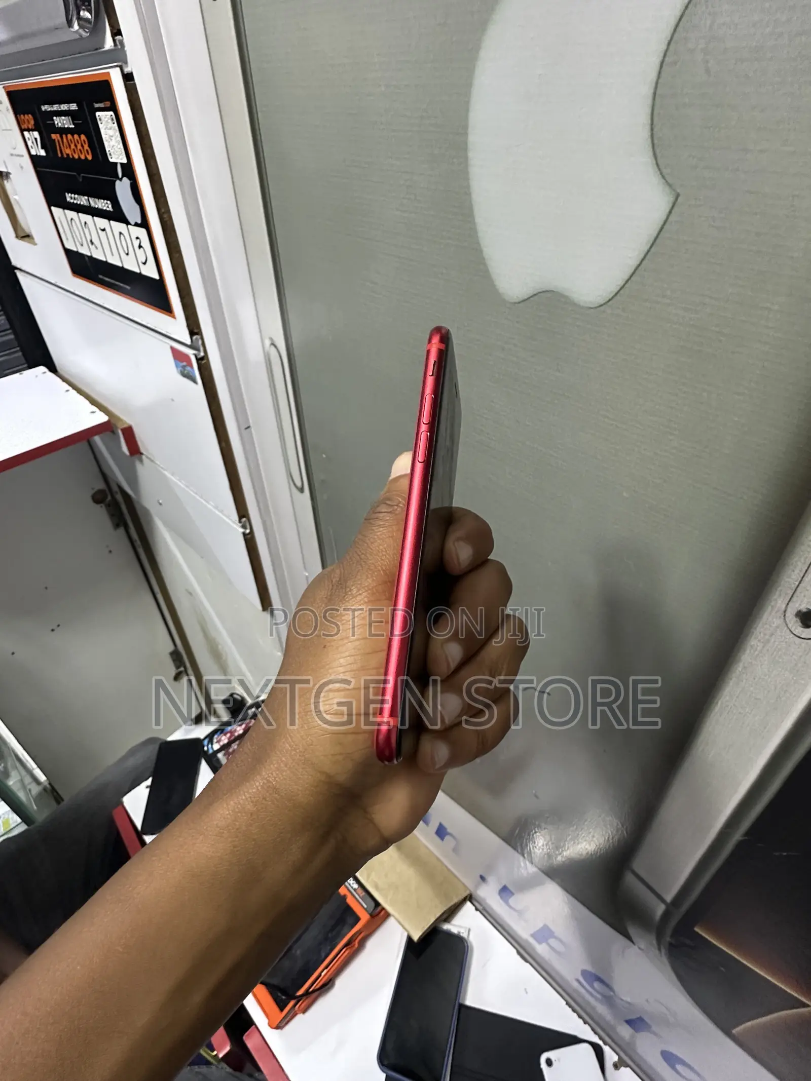 Apple iPhone SE (2020) 64 GB Red