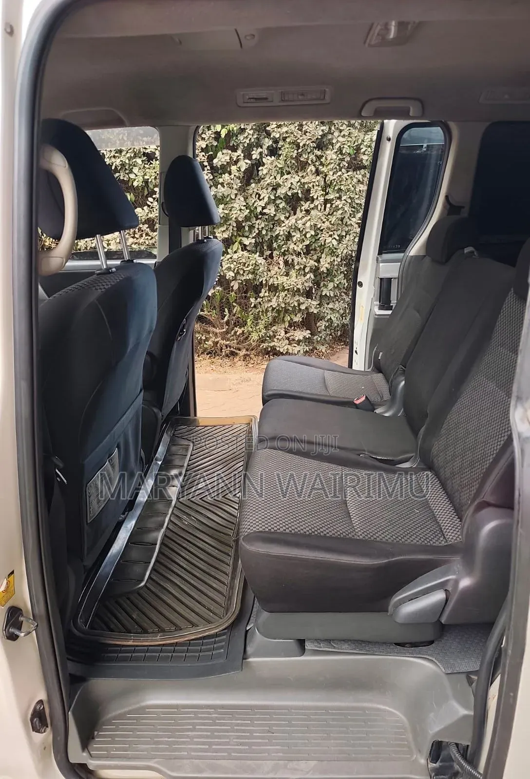 Toyota Noah 2009 White