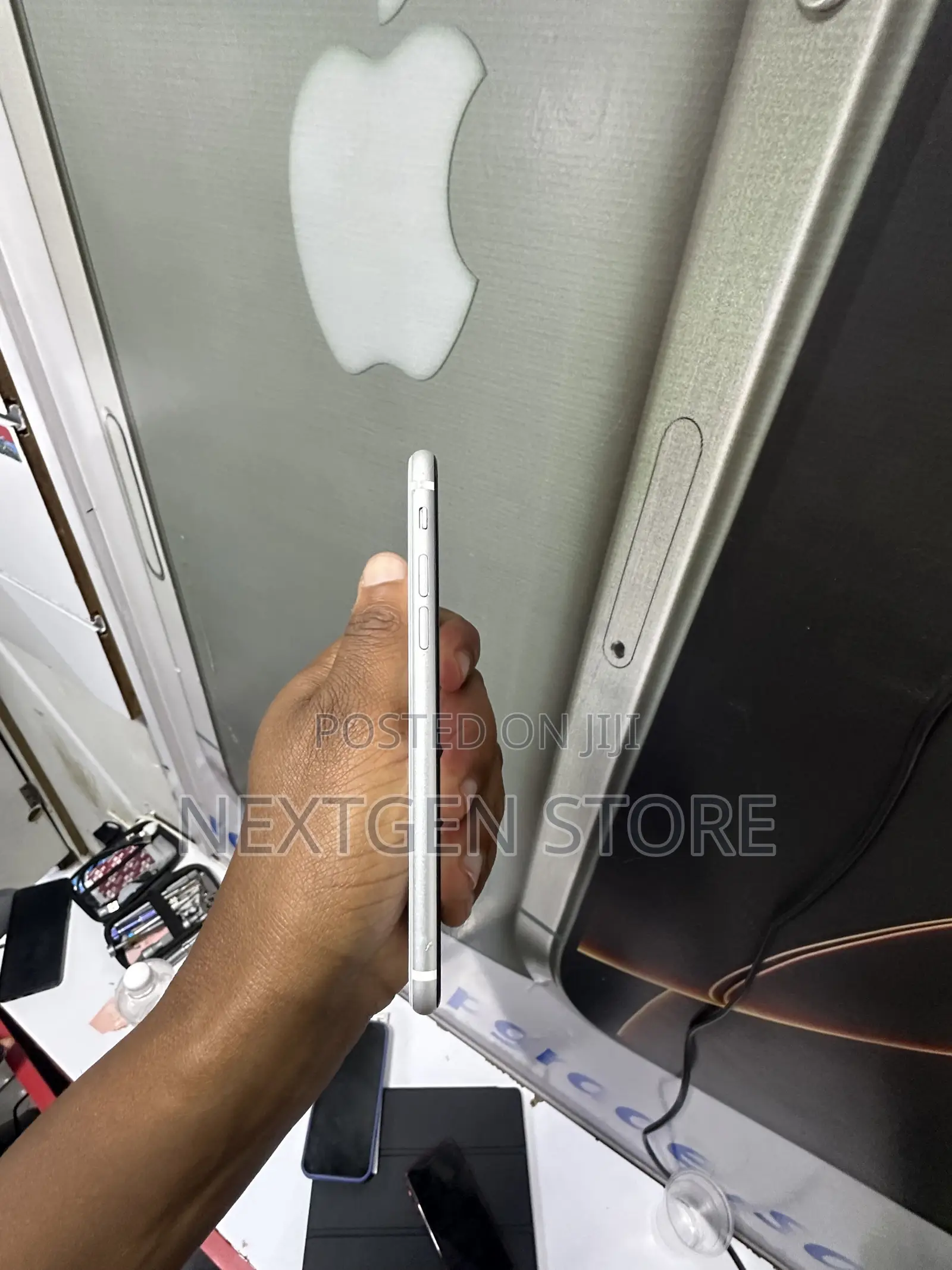 Apple iPhone SE (2020) 64 GB White