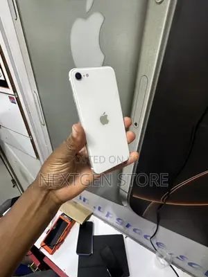 Apple iPhone SE (2020) 64 GB White