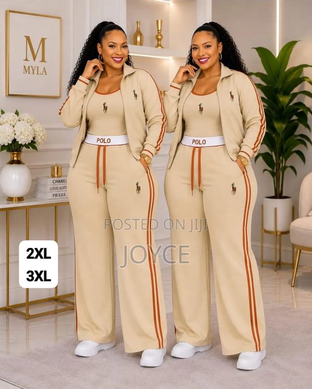 Tracksuit With a Crop Top - main view