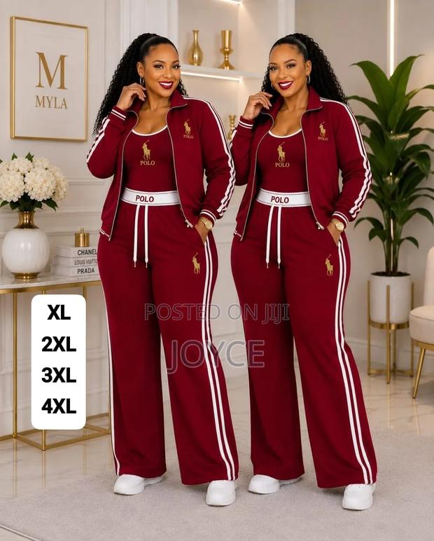 Tracksuit With a Crop Top - thumbnail 3