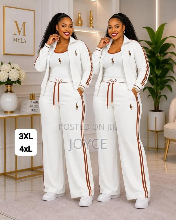 Tracksuit With a Crop Top - thumbnail 4