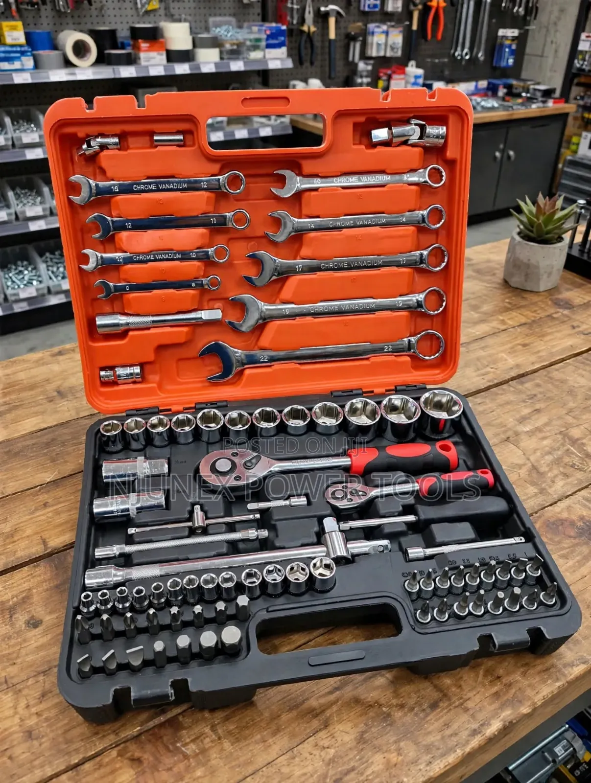 82-Piece Professional Automotive Repair Tool Set