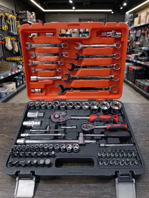 82-Piece Professional Automotive Repair Tool Set