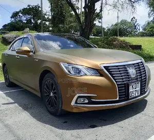 Toyota Crown 2018 White