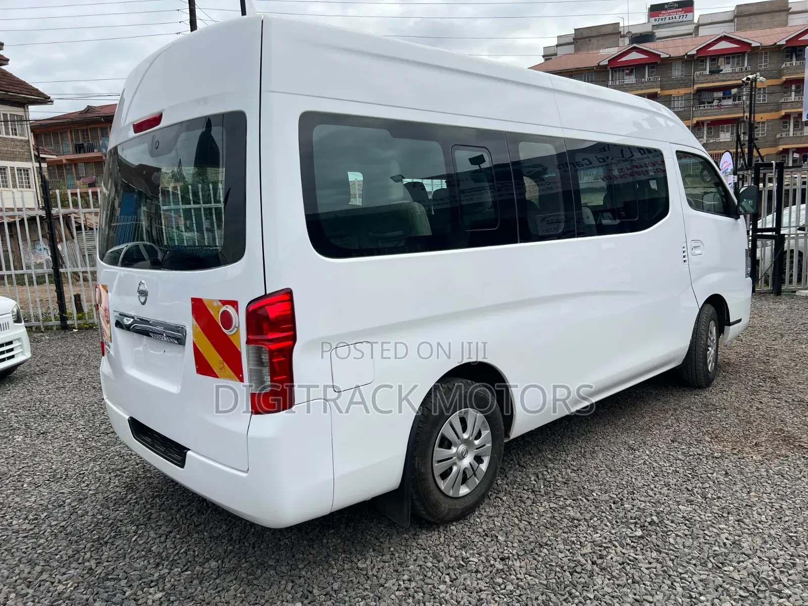 Nissan Caravan (Urvan) 2017 White