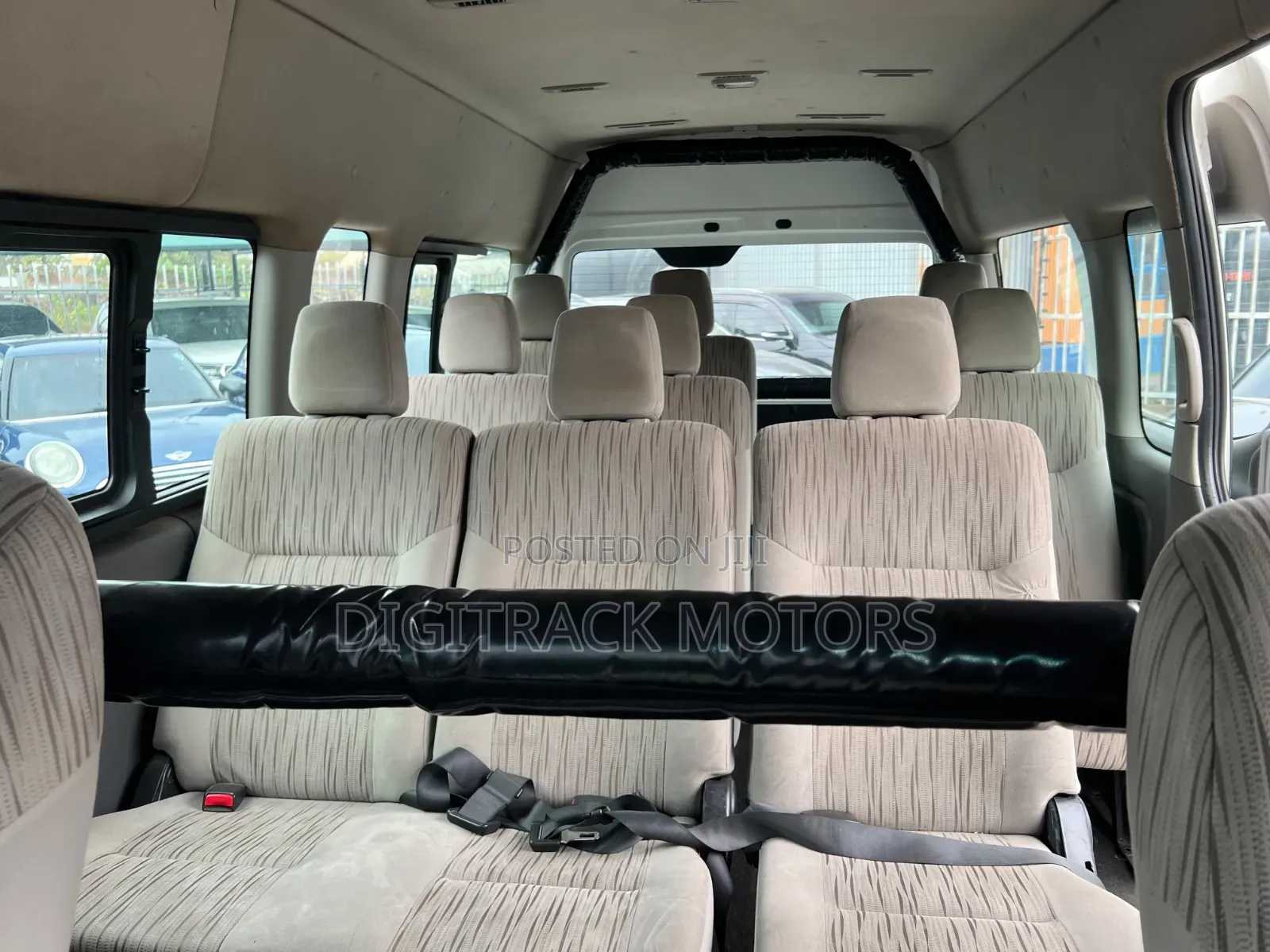 Nissan Caravan (Urvan) 2017 White