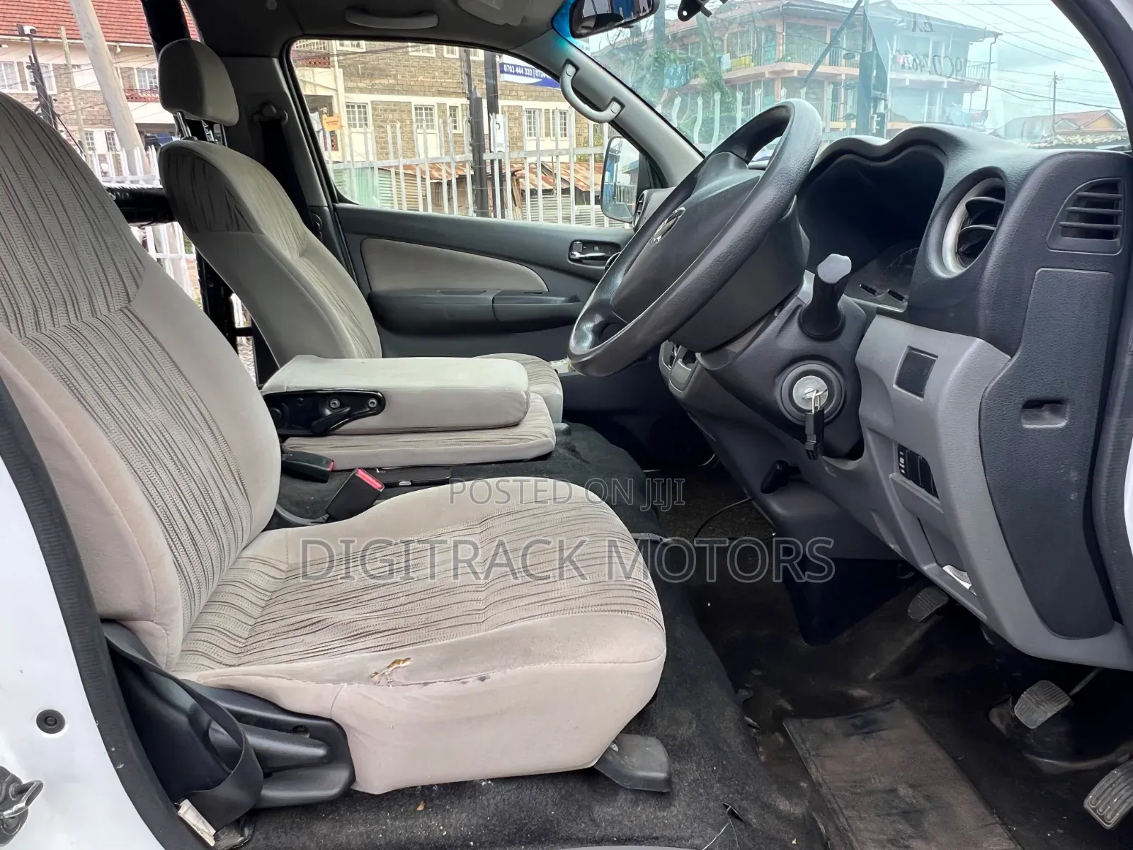 Nissan Caravan (Urvan) 2017 White