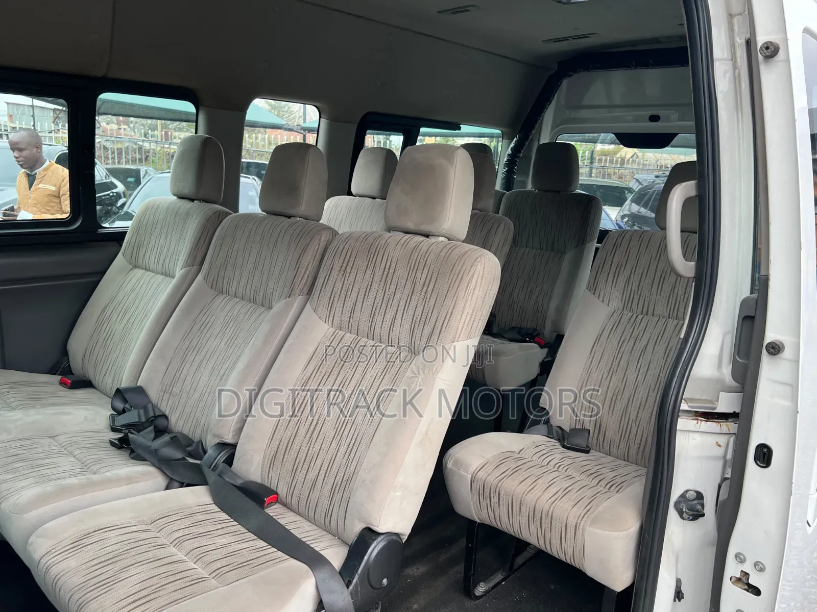 Nissan Caravan (Urvan) 2017 White