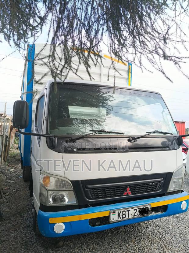 Mitsubishi Canter - main view