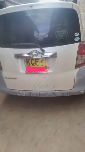 Toyota Ractis 2009 White