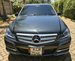 Mercedes-Benz C200 2011 Black