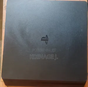 Play Station 4 Slim