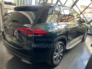 Mercedes-Benz GLE-Class GLE 300d 4MATIC 2020 Green