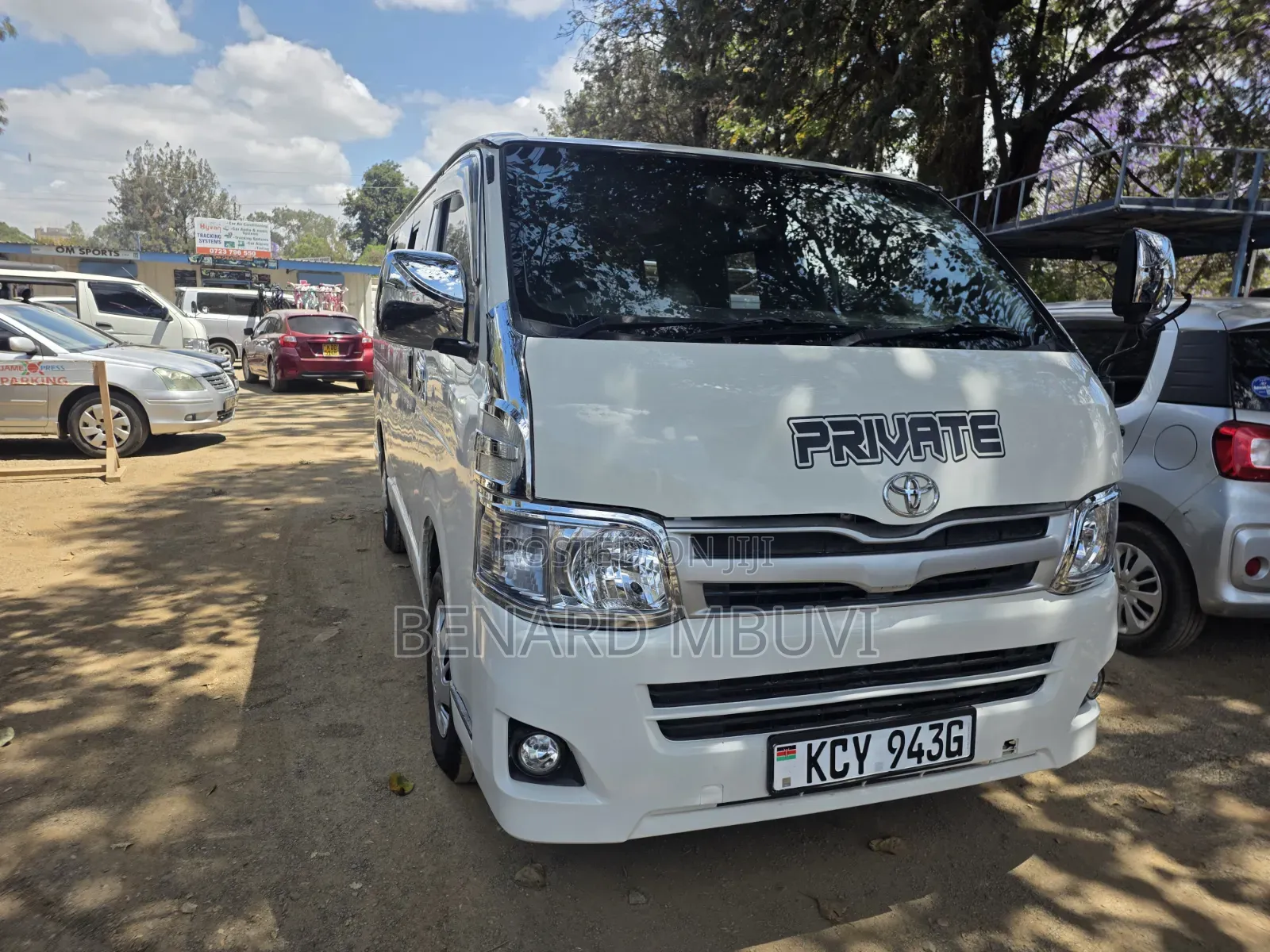 Toyota HiAce 2013 White