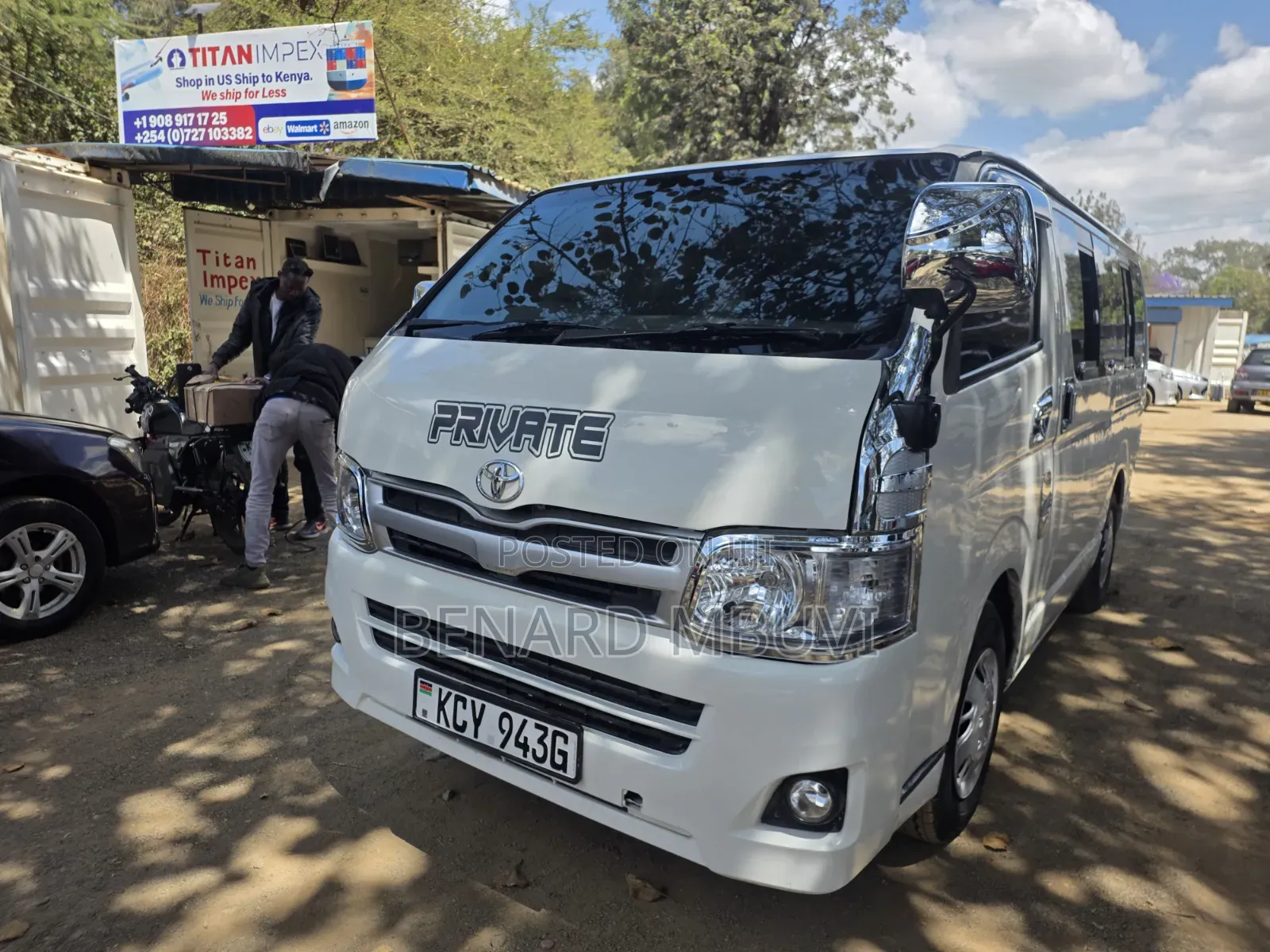 Toyota HiAce 2013 White