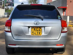 Toyota Corolla Fielder 2013 Silver
