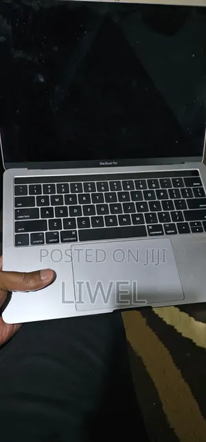 Laptop Apple MacBook Pro 2017 16GB Intel Core i5 SSD 256GB