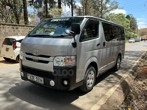 Toyota HiAce 2016 White