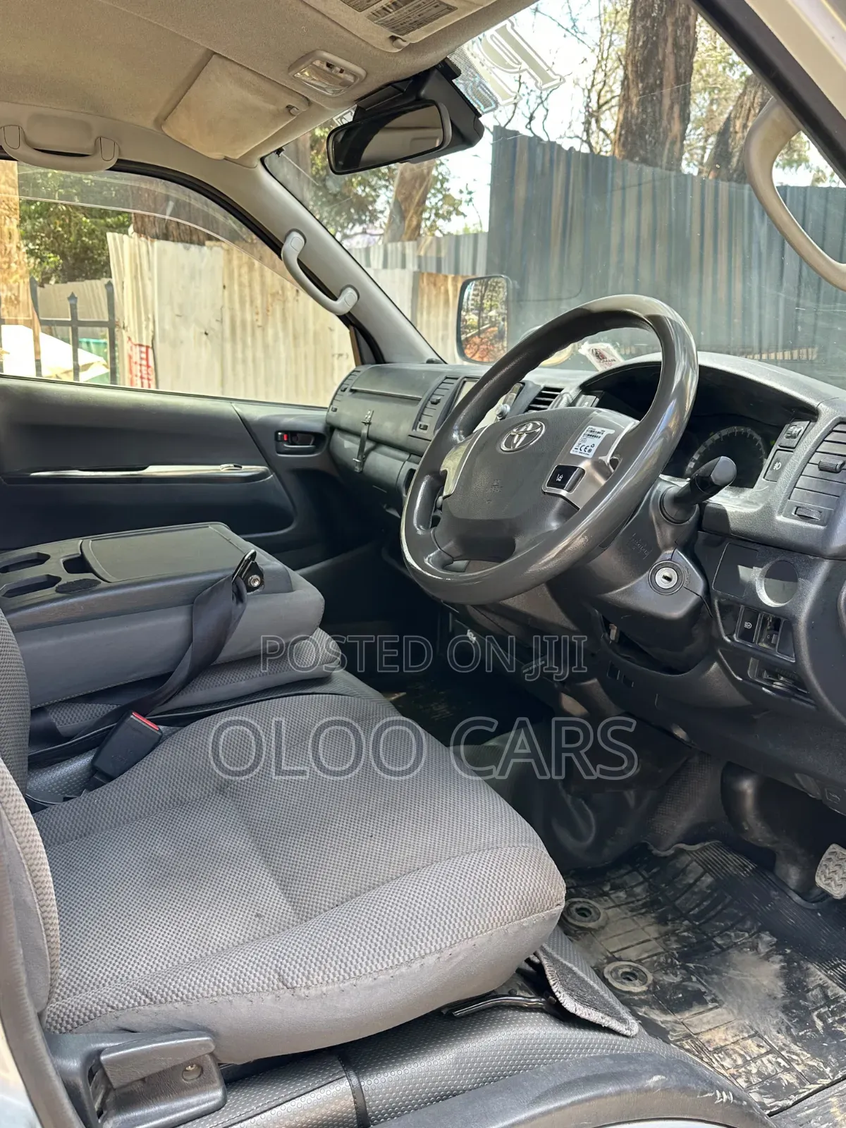 Toyota HiAce 2016 White