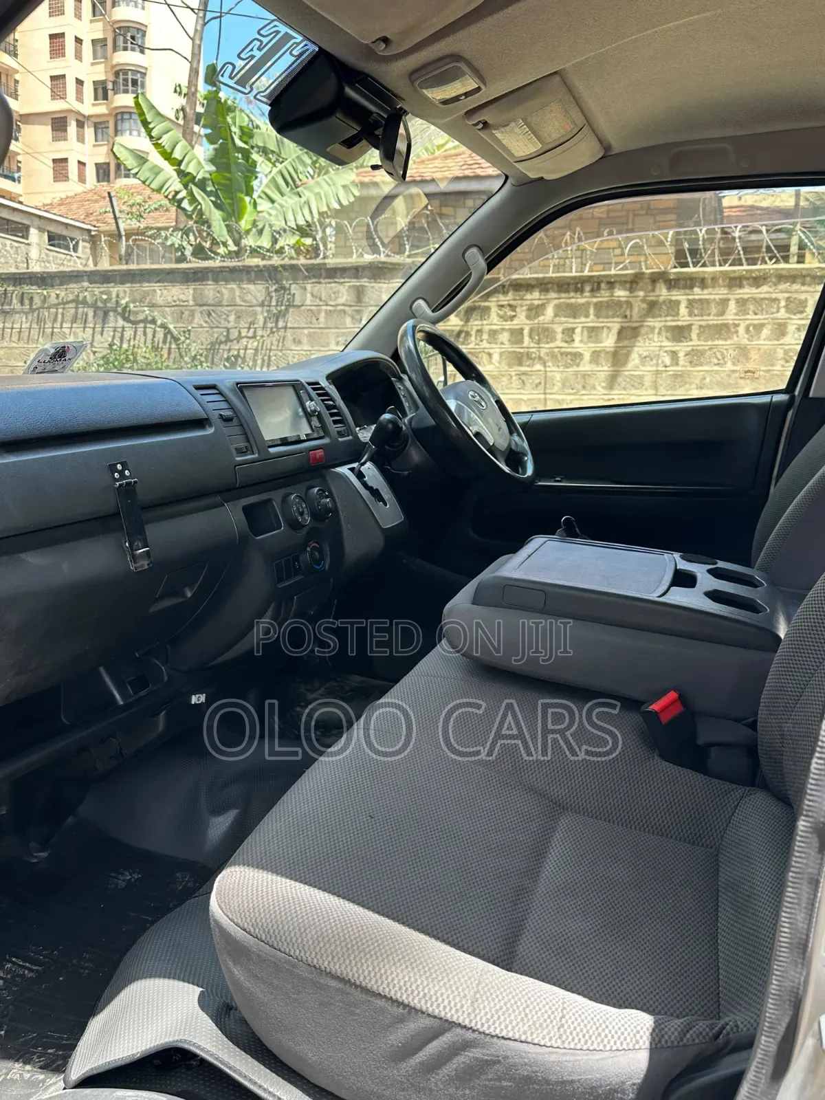 Toyota HiAce 2016 White