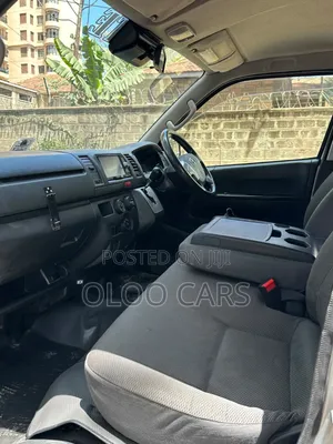 Toyota HiAce 2016 White