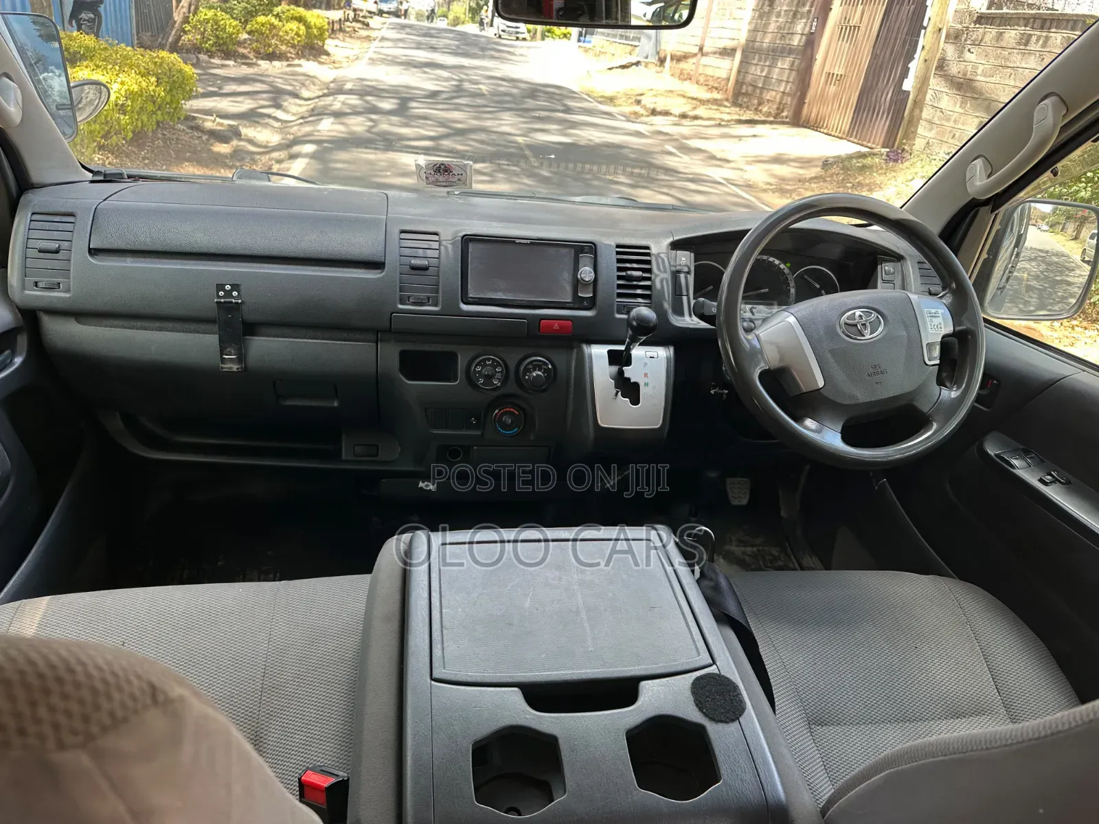 Toyota HiAce 2016 White