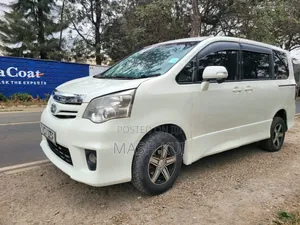 Toyota Noah 2012 White