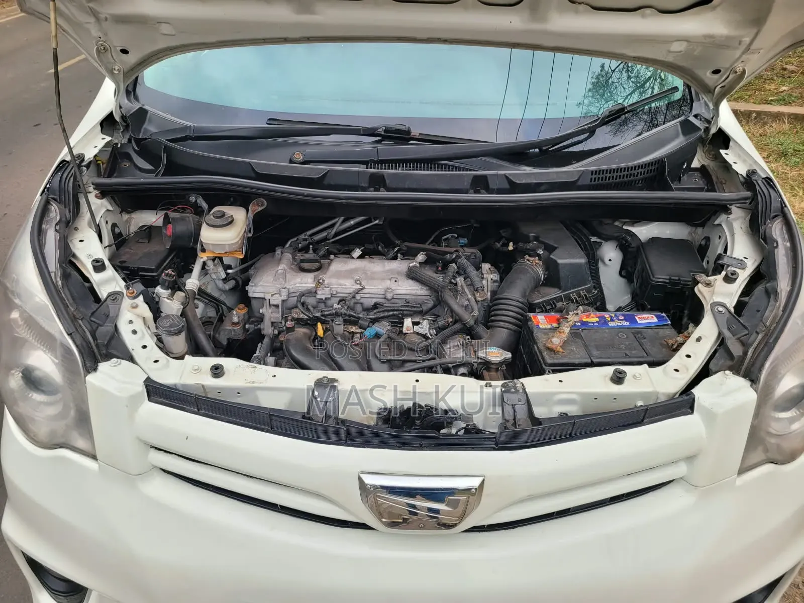 Toyota Noah 2012 White