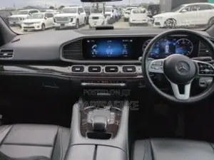 Mercedes-Benz GLE-Class GLE 300d 4MATIC 2020 Green