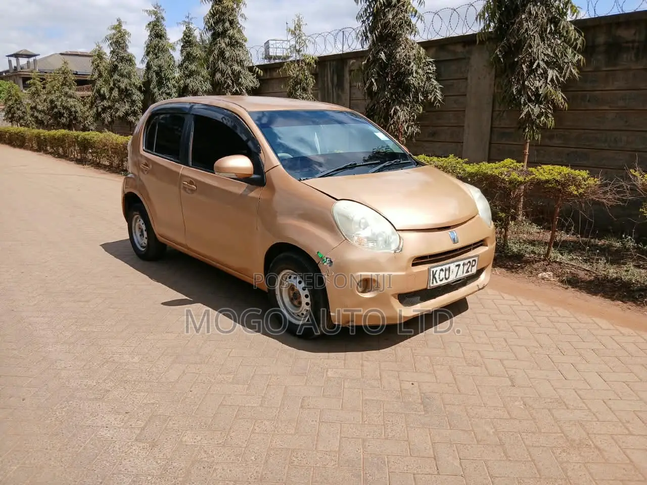 Toyota Passo 2012 Orange