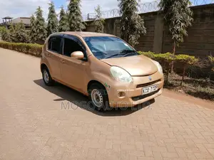 Toyota Passo 2012 Orange