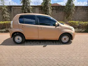 Toyota Passo 2012 Orange