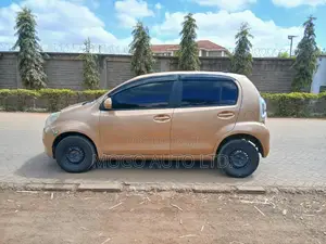 Toyota Passo 2012 Orange