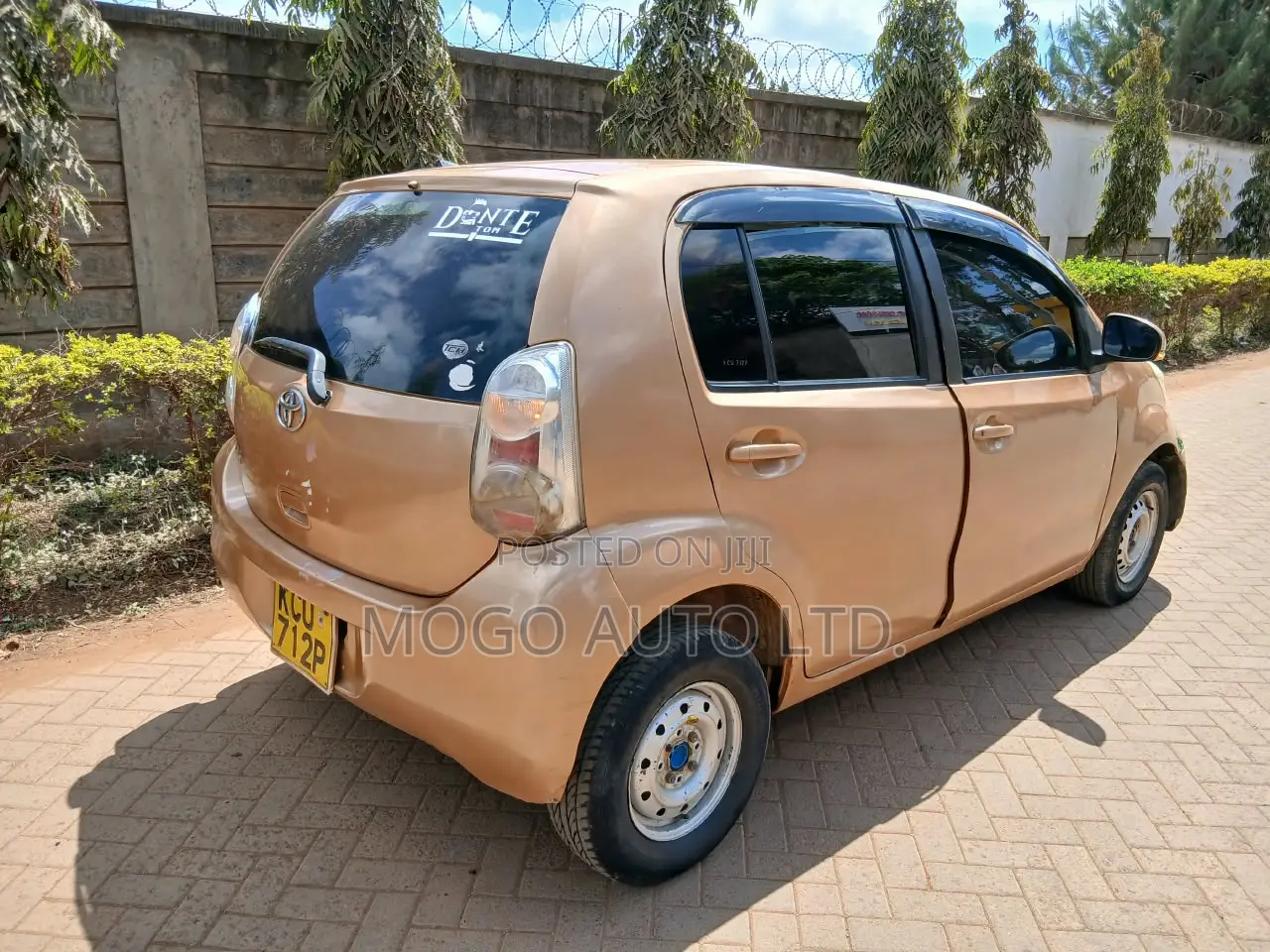 Toyota Passo 2012 Orange