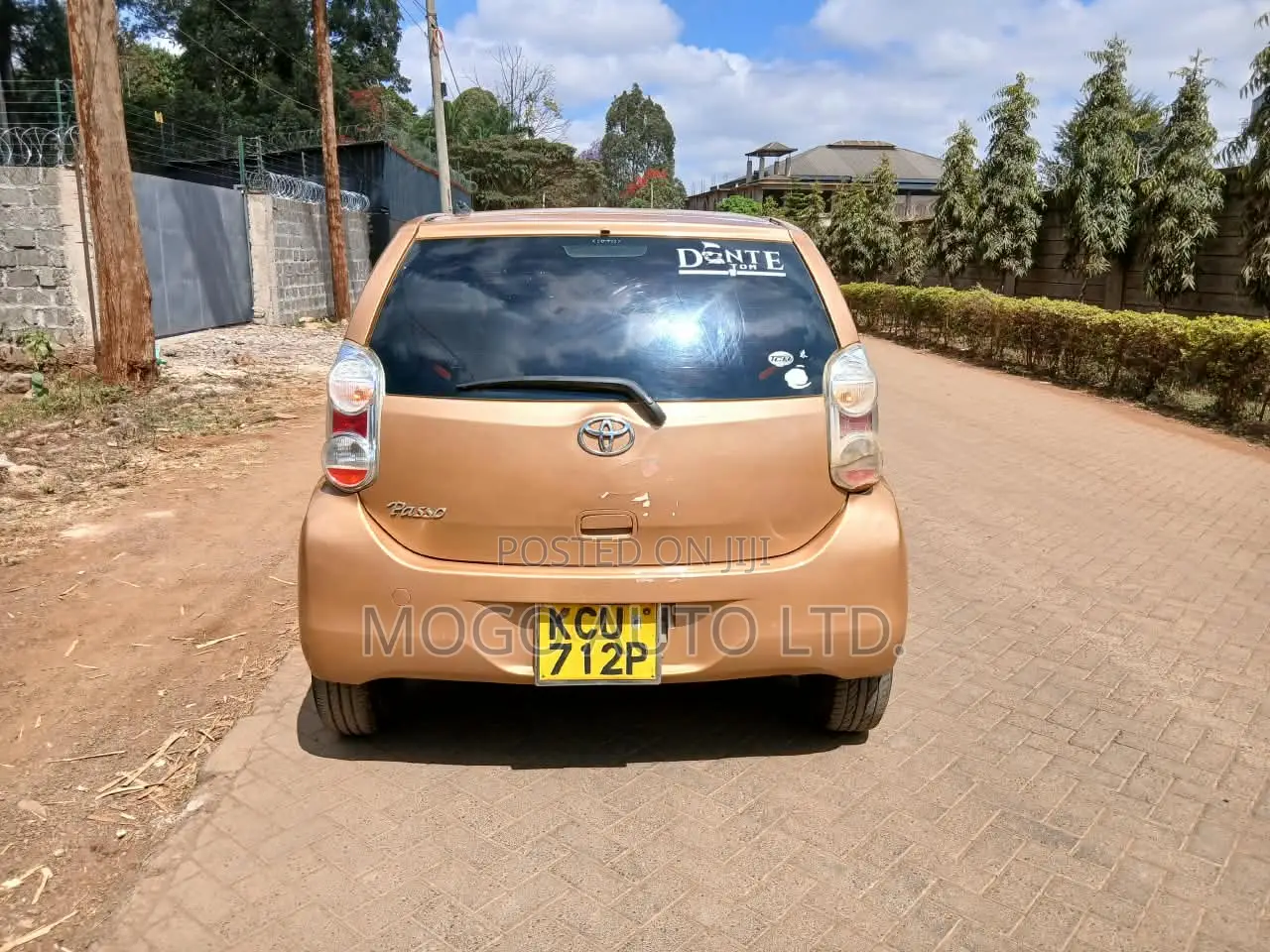 Toyota Passo 2012 Orange