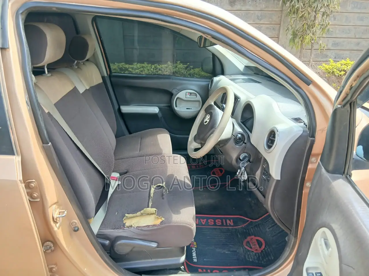 Toyota Passo 2012 Orange
