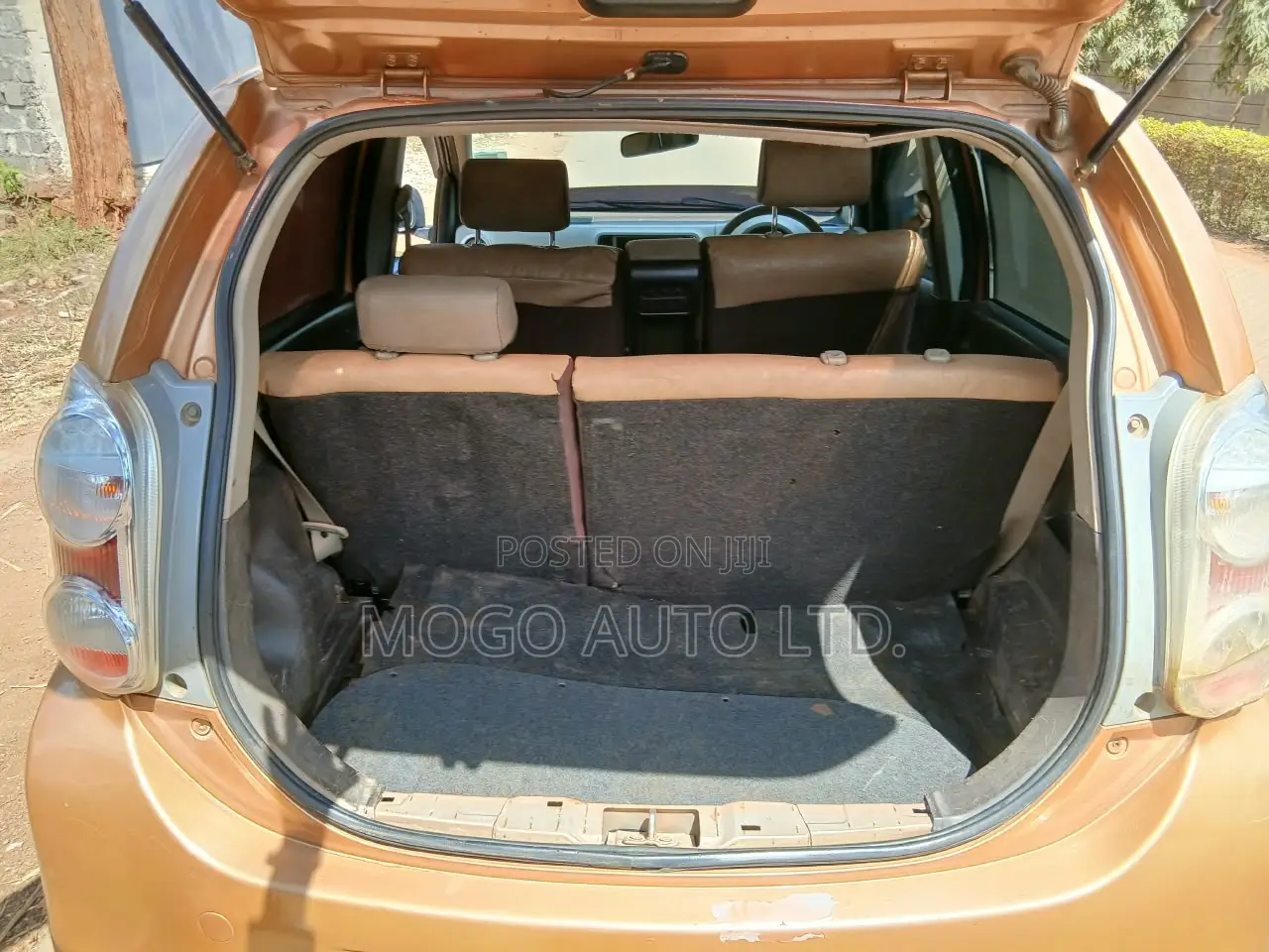 Toyota Passo 2012 Orange