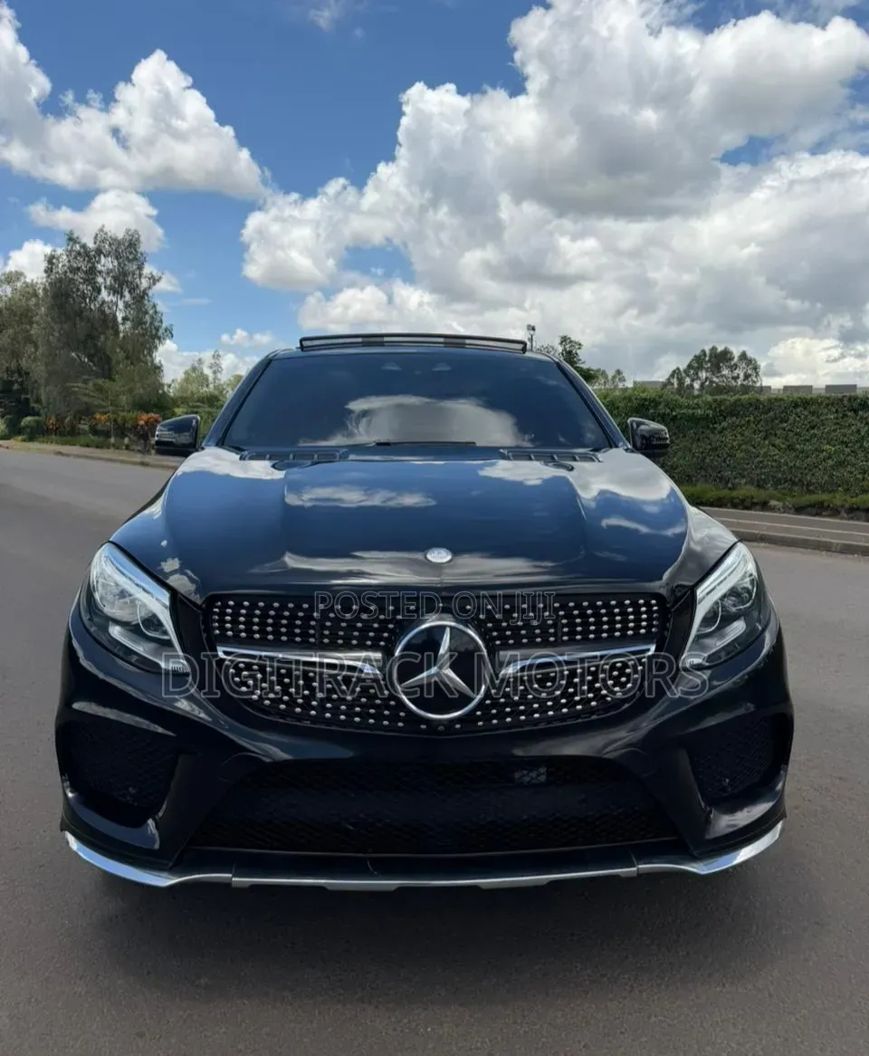 Mercedes-Benz 350D 2015 Black