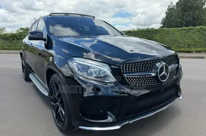 Mercedes-Benz 350D 2015 Black